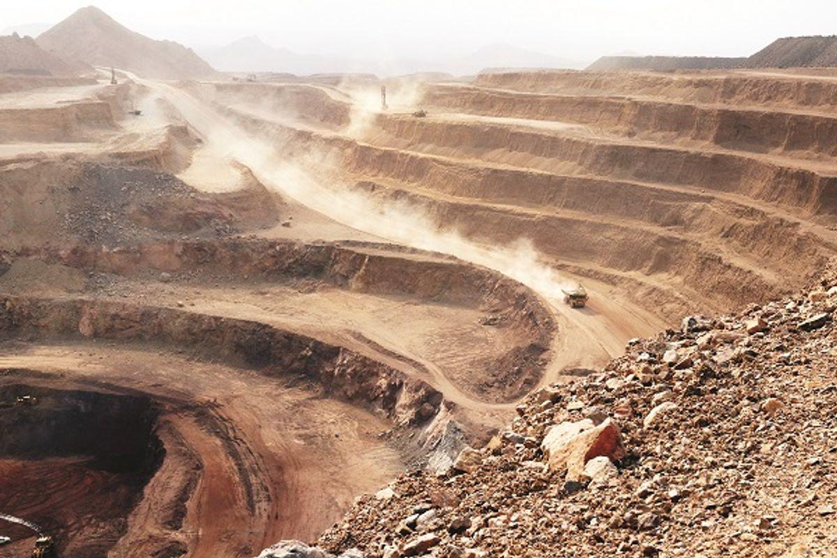 ضعف ایمنی، تهدید جدی کارگران معدن و صنایع